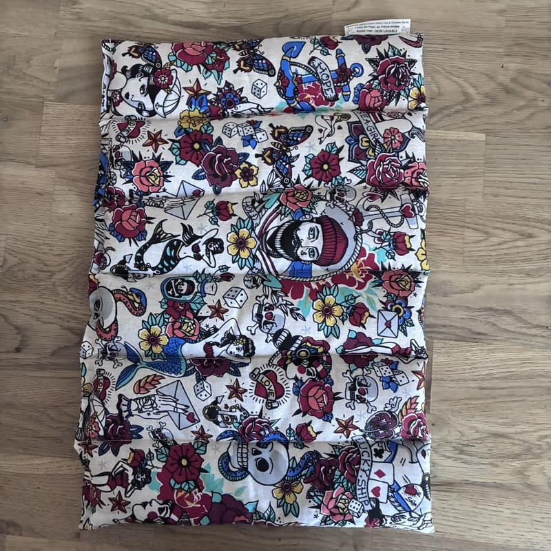 Bouillotte sèche aux graines de lin - Modèle MAXI - Tissu TATTOO LUCKY LOVE - Un Amour de Lin® (3)